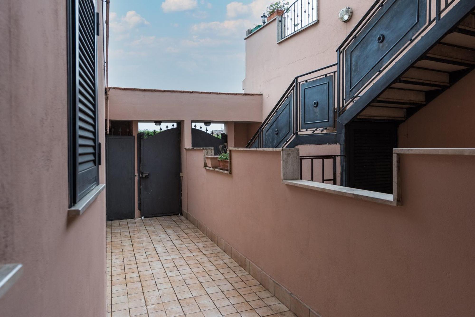 Travelershome Ciampino 170 Station Street Exterior photo